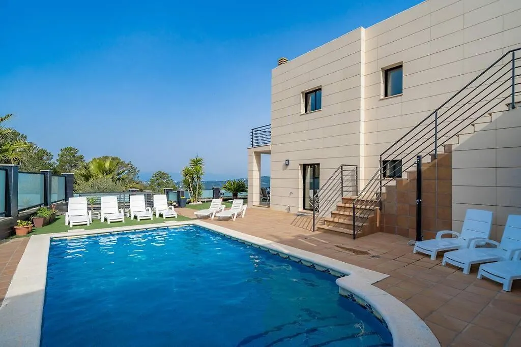 Villa Aurore, 12 Persons, Large Salt-Water Pool, Air Conditioning Lloret de Mar 0*,  Espagne