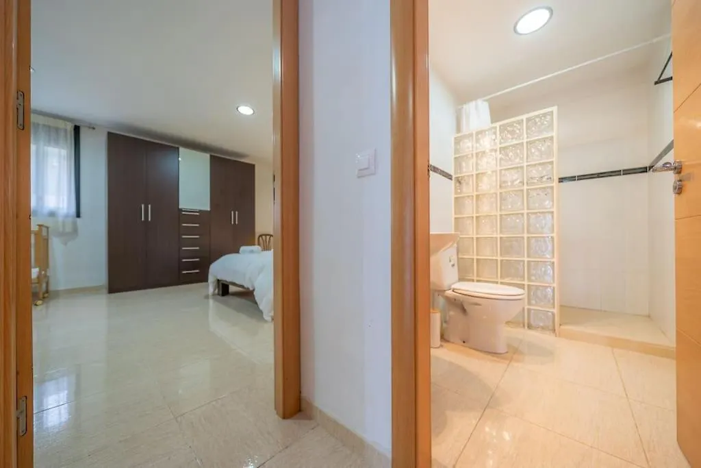Villa Aurore, 12 Persons, Large Salt-Water Pool, Air Conditioning Lloret de Mar