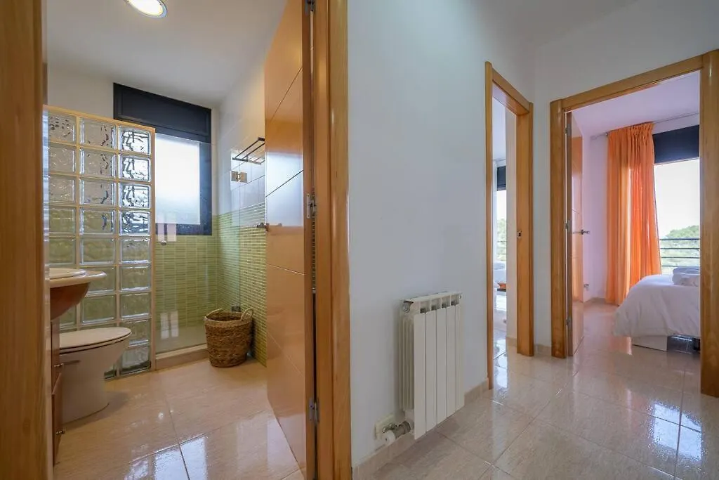 Villa Aurore, 12 Persons, Large Salt-Water Pool, Air Conditioning Lloret de Mar