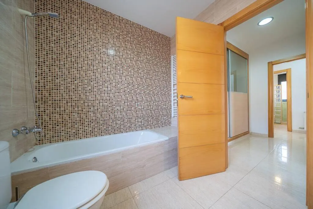 Villa Aurore, 12 Persons, Large Salt-Water Pool, Air Conditioning يوريت دي مار إسبانيا