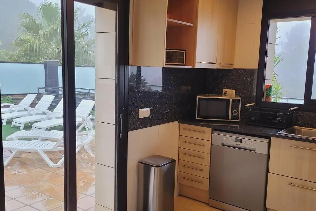 Villa Aurore, 12 Persons, Large Salt-Water Pool, Air Conditioning يوريت دي مار